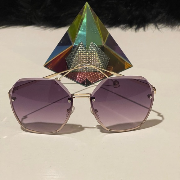 New Metal Frame Women Oversized Fashion Sunglasses - Picture 1 of 3